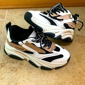 2023 Steve Madden Sneakers